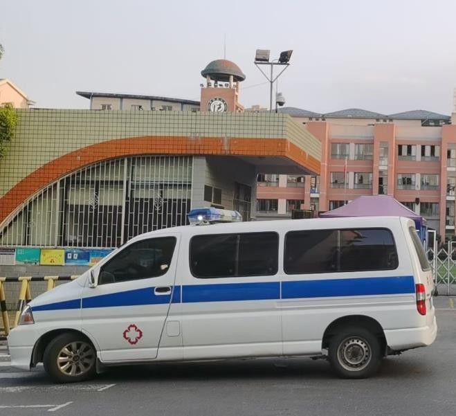 密山救护车出租护送骨折病人一公里多少钱